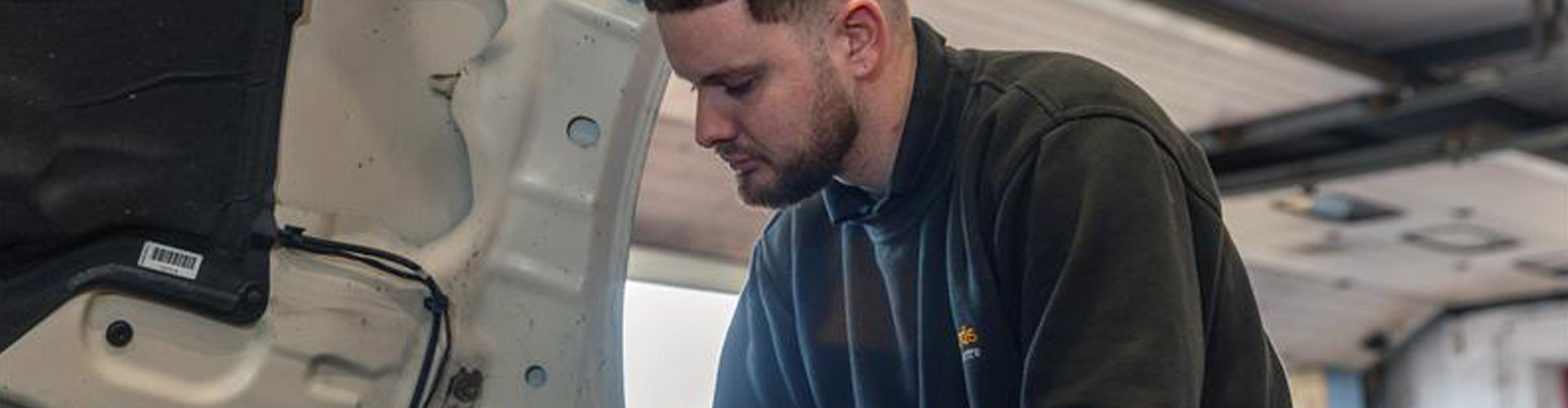 The ‘GOTDIT’ (Get Others To Do It) Generation: Gen Z adults spend £1,300 a year calling in professionals for basic tasks such as changing home lightbulbs and pumping up tyres
